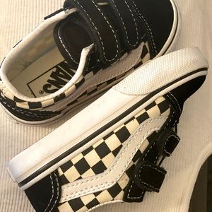 Toddler Van’s Size 5.5 Worn twice:)